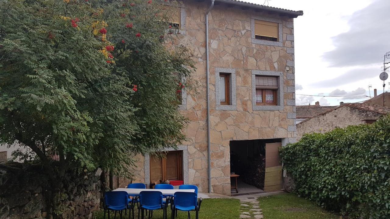 Casa Rural el Casillo del Abuelo Goyo Hostal Navarredonda Exterior foto